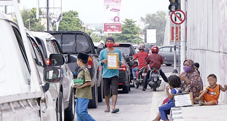 Gepeng-di-ruas-jalan-Pekanbaru-(Dok.-Info-Publik)