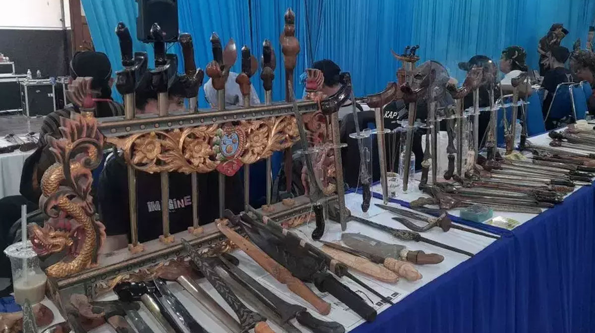 Keris-keris-dipamerkan-di-gedung-Heritage-RCE-Center-KPPN-Malang,-Jumat-24-Oktober-2025-(Dok.-BeritaSatu)