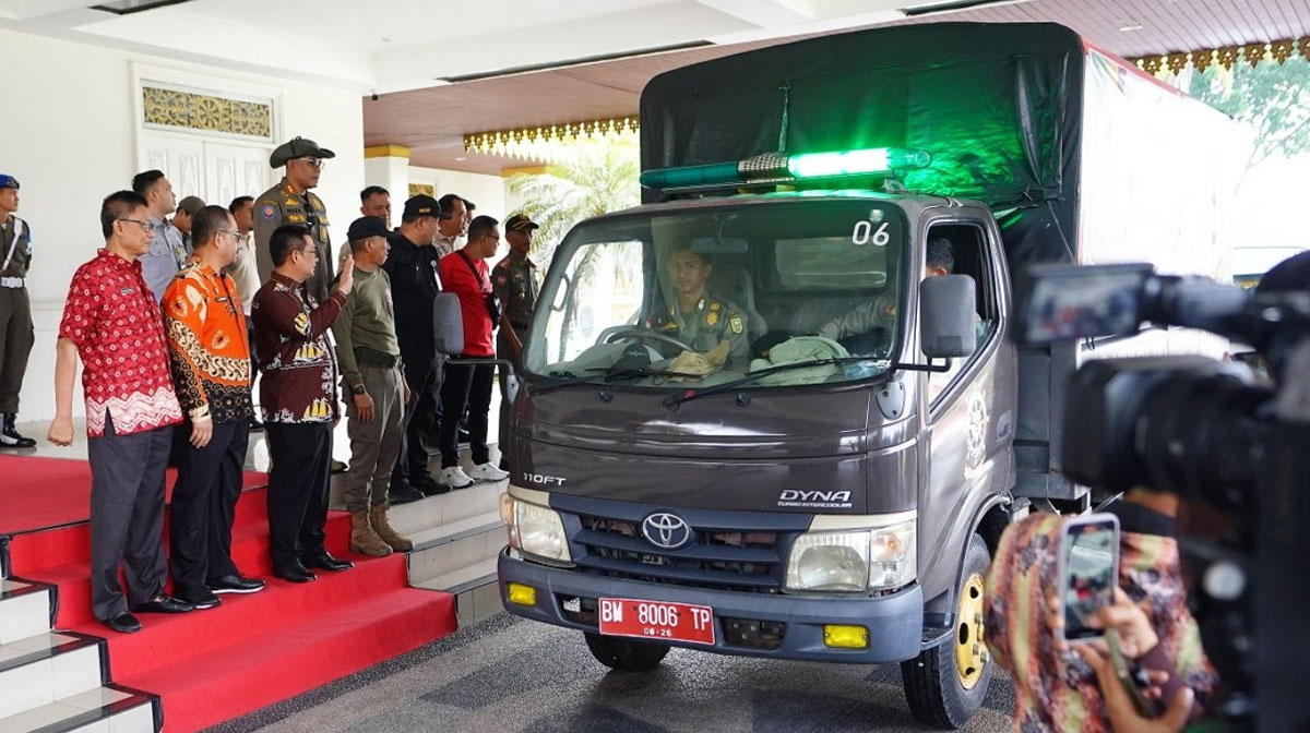 Pemprov-Riau-Kirim-Bantuan-Tahap-II-Untuk-Korban-Bencana-di-Sumut-dan-Aceh-(Dok.-Riau-Media-Center)