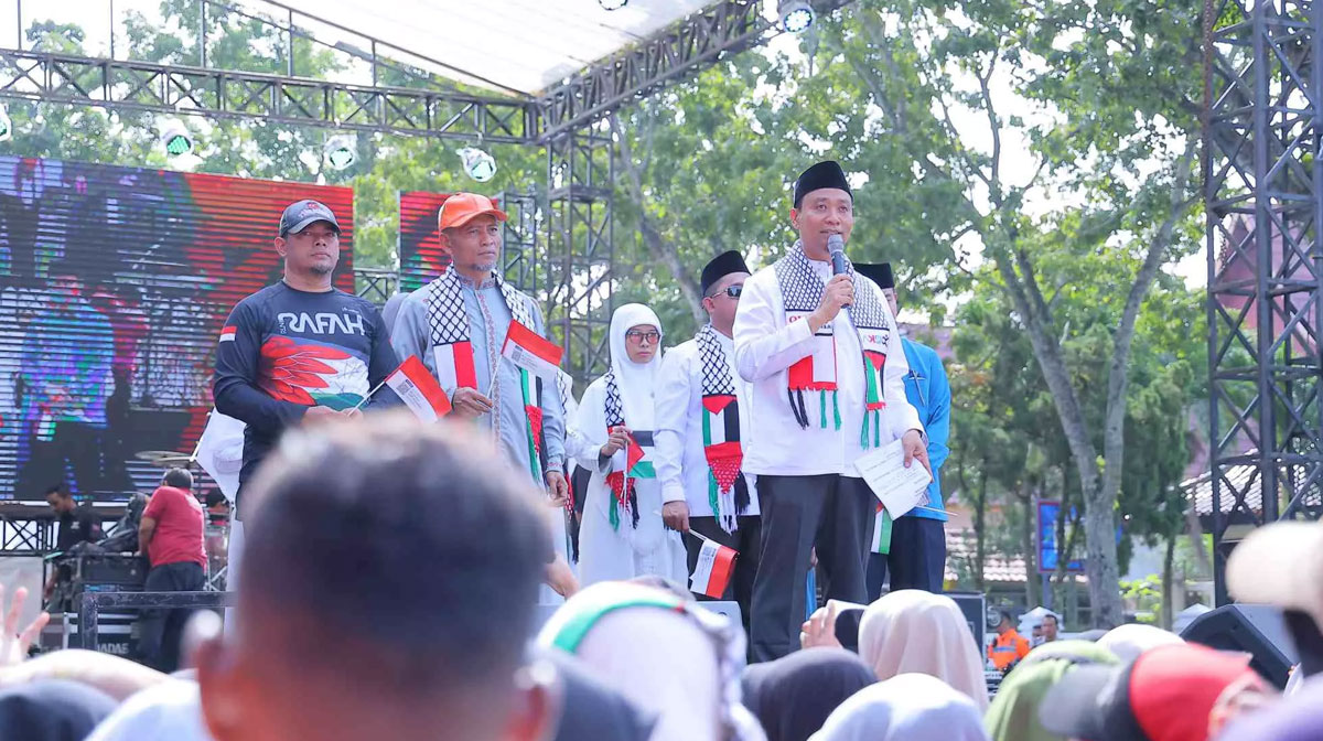 Wakil-Wali-Kota-Pekanbaru,-Markarius-Anwar-dalam-acara-konser-amal-penggalangan-dana-untuk-warga-Palestina-dan-korban-bencana-Sumatera-(Dok.-Riau-Aktual)