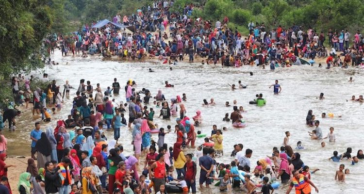 PTPN-IV-Rawat-Tradisi-Balimau-Kasai-di-Rokan-Hulu-(Dok.-Cakaplah)