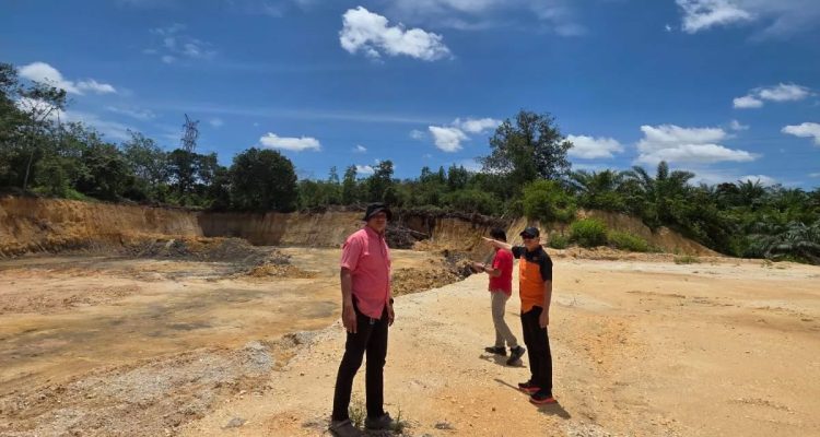 Polres-Kampar-ke-lokasi-terkait-dugaan-adanya-aktivitas-galian-C-ilegal.-(Dok.-Riau-Aktual)