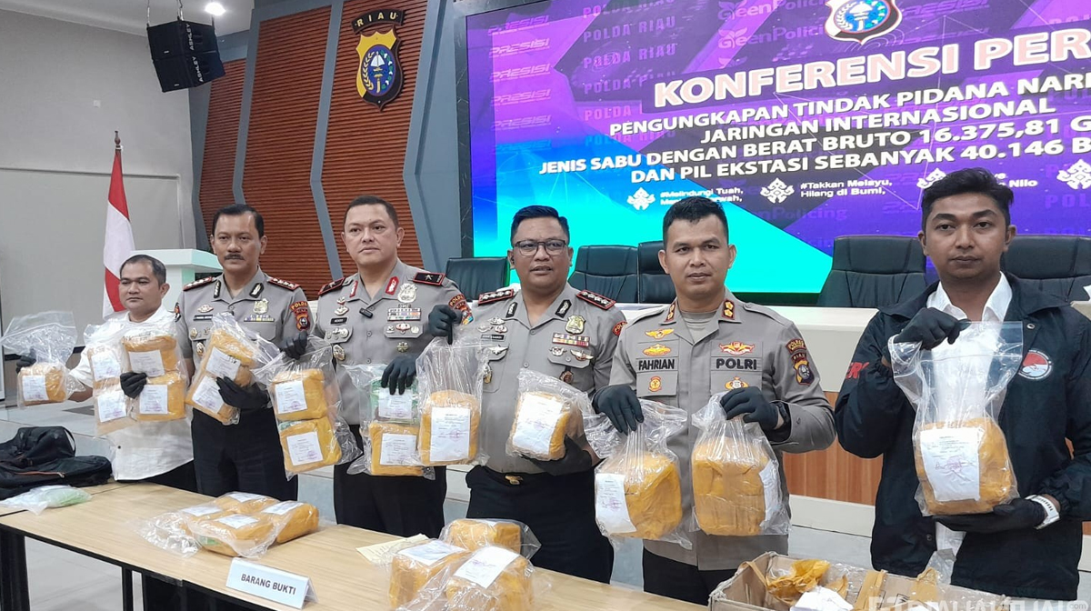 Polda-Riau-Bongkar-Sabu-Rp31-Miliar-dari-Malaysia,-2-Kurir-Dibekuk-di-Pekanbaru-(dok.-Riau-Aktual)