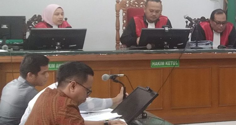 Sidang-perkara-gugatan-perbuatan-melawan-hukum-antara-Rohadi-selaku-Penggugat-melawan-Elsih-Rahmayani-digelar-di-Pengadilan-Negeri-(PN)-Pekanbaru