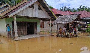 Banjir-akibat-luapan-Sungai-Kuantan-(Dok.-Riau-Media-Center)