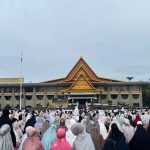 Pelaksanaan-salat-Iduladha-1447-Hijriah-di-halaman-Kantor-Gubernur-Riau-(Dok.-Riau-Aktual)