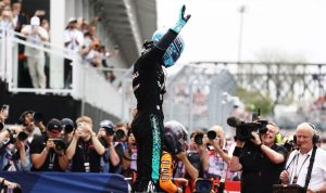 Pembalap-Mercedes,-George-Russell,-melakukan-selebrasi-usai-menjuarai-balapan-Sprint-GP-Kanada-2026--(Dok.-Formula-1)