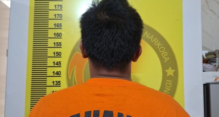 Pengedar-sabu-diamankan-Satresnarkoba-Polres-Kuantan-Singingi.-(Dok.-Riau-Aktual)