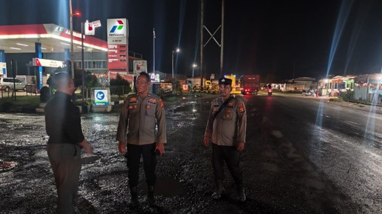 Polsek Bangko Pusako Patroli di SPBU, Antisipasi Kemacetan dan Gangguan ...
