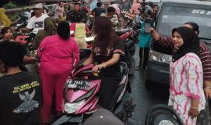 Ratusan-Warga-Rantau-Kopar-Rokan-Hilir-Demo-Rumah-Terduga-Pengedar-Narkoba-(Dok.-Cakaplah)