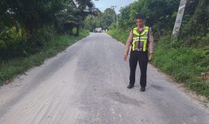 Satlantas-Polresta-Pekanbaru-saat-di-lokasi-kejadian.-(Dok.-Riau-Aktual)