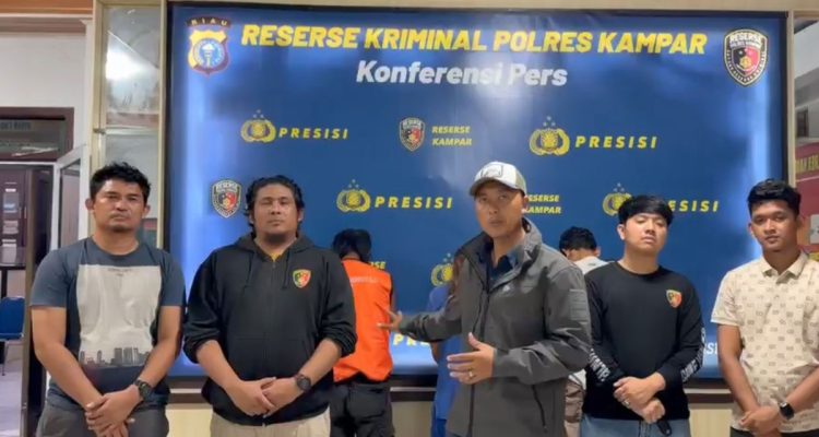 Tiga-tersangka-pencuri-sapi-kurban-di-Kampar-diringkus-polisi.-(Dok.-Riau-Aktual)
