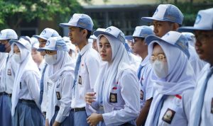 Anak-anak-SMA-yang-sedang-upacara-senin-(Dok.-JPNN)