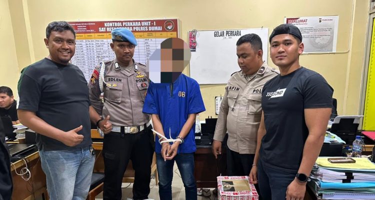 Jastiper-Asal-Aceh-ditangkap-bawa-5-kg-sabu-di-Dumai.-(Dok.-Riau-Aktual)