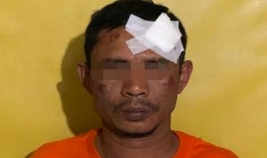 Kedapatan-Gasak-Motor-Karyawan-Outlet-Siang-Bolong,-Pelaku-Dihajar-dan-Ditelanjangi-Warga-(Dok.-Riau-Aktual)