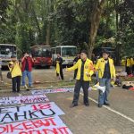 Mahasiswa-UI-yang-hendak-bertolak-ke-Jakarta-untuk-melakukan-unjuk-rasa-(Dok.-Liputan6)