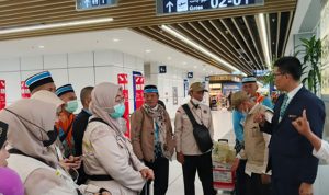 Mendarat-di-Batam-Dini-Hari,-444-Jemaah-Haji-Bengkalis-dan-Pekanbaru-Tiba-di-Tanah-Air-(Dok.-Cakaplah)