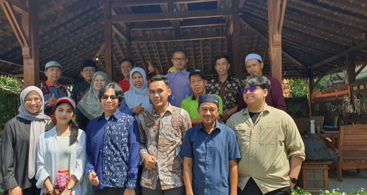 Perwakilan-Lembaga-Pariwisata-dan-Ekonomi-Kreatif-Pimpinan-Pusat-Muhammadiyah-dan-Masyarakat-Ekonomi-Syariah-(MES)-DIY