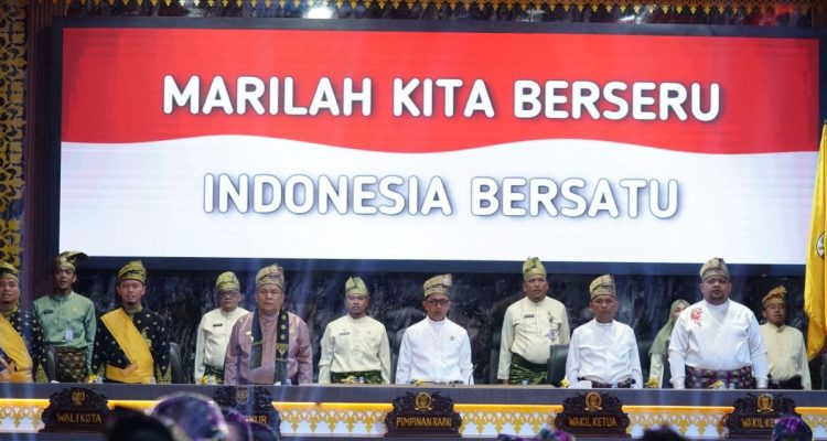 Sidang-Paripurna-Purna-Istimewa-Hari-Jadi-ke-242-Kota-Pekanbaru-(Dok.-Riau-Media-Center)
