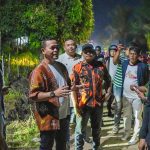 Wali-Kota-Pekanbaru,-Agung-Nugroho-didampingi-Kepala-Dinas-PUPR-Pekanbaru,-Edward-Riansyah-meninjau-kondisi-Jalan-Beringin,-Kecamatan-Binawidya.-(Dok.-Riau-Aktual)
