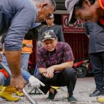 Wali-Kota-Pekanbaru,-Agung-Nugroho-meninjau-pekerjaan-normalisasi-drainase-Jalan-Harapan-Raya-(Dok.-Riau-Aktual)