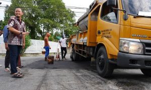 Wali-Kota-Pekanbaru,-Agung-Nugroho-meninjau-perbaikan-Jalan-Teratai-beberapa-waktu-lalu-(Dok.-Riau-Aktual)
