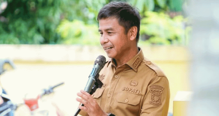 Bupati-Kampar-Ahmad-Yuzar-membuka-pasar-murah-di-Bangkinang-Kota.-(Dok.-Riau-Aktual)