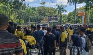 Drivel-Ojol-Geruduk-DPRD-Riau,-Tuntut-Komisi-Dipangkas-Jadi-8-Persen-(Dok.-Riau-Aktual)