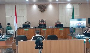 Gubernur-Riau-nonaktif-Abdul-Wahid-saat-menjalani-persidangan-di-Pengadilan-Tipikor-Pekanbaru.-(Dok.-Riau-Aktual)