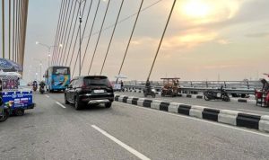 Jembatan-Siak-IV-Kembali-Semrawut,-Warga-Minta-Satpol-PP-Konsisten-Tertibkan-PKL-(Dok.-Cakaplah)