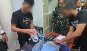 Kurir-2-kg-sabu-ditangkap-personel-Ditresnarkoba-Polda-Riau-di-Bandara-SSK-II-Pekanbaru.-(Dok.-Riau-Aktual)
