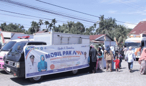 Masyarakat-berbelanja-di-Mobil-Pak-Aman-Pemko-Pekanbaru-(Dok.-Riau-Aktual)