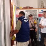Penyidik-Ditreskrimsus-Polda-Riau-menggeledah-Kantor-ULP-Setdakab-Rohil-(Dok.-Riau-Aktual)