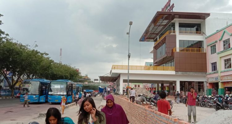 Ruko-di-kawasan-STC-Pekanbaru,-Jalan-Jendral-Sudirman-(Dok.-Riau-Aktual)