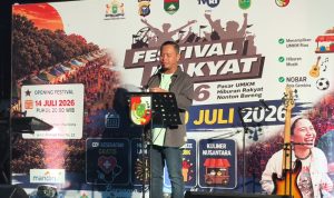 Wali-Kota-Pekanbaru,-Agung-Nugroho-memberikan-sambutan-dalam-pembukaan-Festival-Rakyat-Nusantara-dan-Nobar-Piala-Dunia-(Dok.-Riau-Aktual)