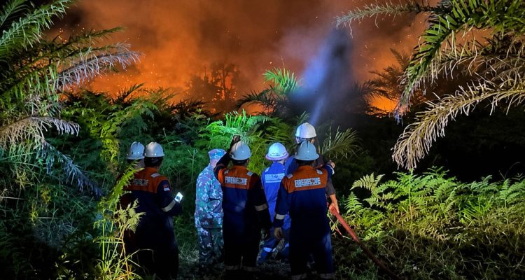 Karhutla-Dekati-Sumur-Minyak-BSP-di-Siak-(Dok.-Riau-Media-Center)