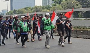 Massa-Ojol-Demo-di-DPR-(Dok.-Okezone)
