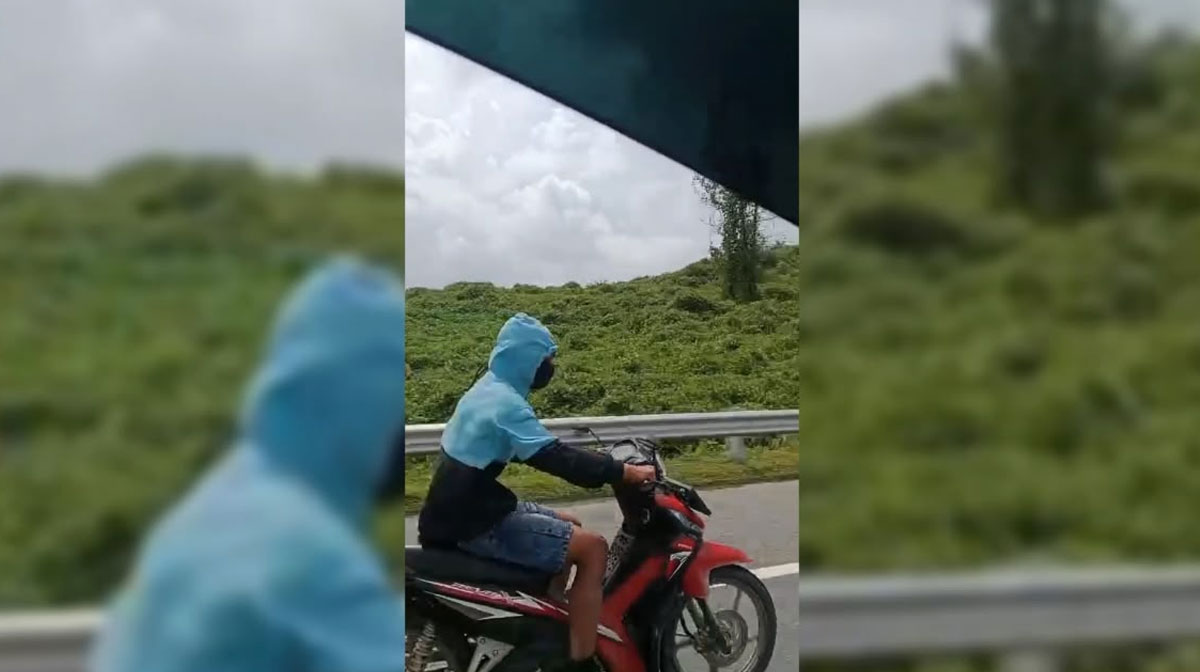 Pemotor-yang-Viral-Masuk-Tol-Pekanbaru-Dumai.-(Dok.-Riau-Aktual)