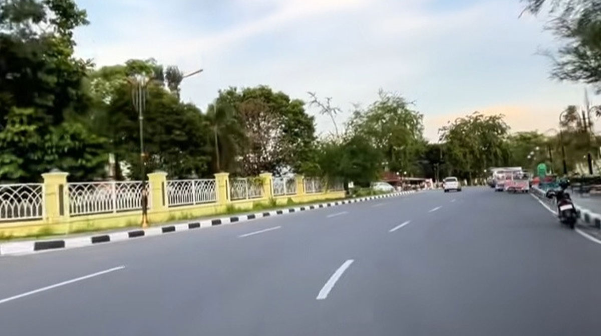 Penanaman-kabel-Bawah-Tanah-di-Jalan-Sultan-Syarif-Qasim-Pekanbaru-(Dok.-Cakaplah)