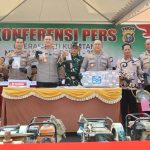 Wakapolda-Riau-Brigjen-Pol-Dr.-Hengki-Haryadi-saat-memimpin-press-release-di-Tepian-Narosa-Teluk-Kuantan-(Dok.-Riau-Aktual)