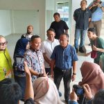 Wali-Kota-Pekanbaru,-Agung-Nugroho-didampingi-pengelola-bertemu-dengan-pedagang-Pasar-Bawah-(Dok.-Riau-Aktual)