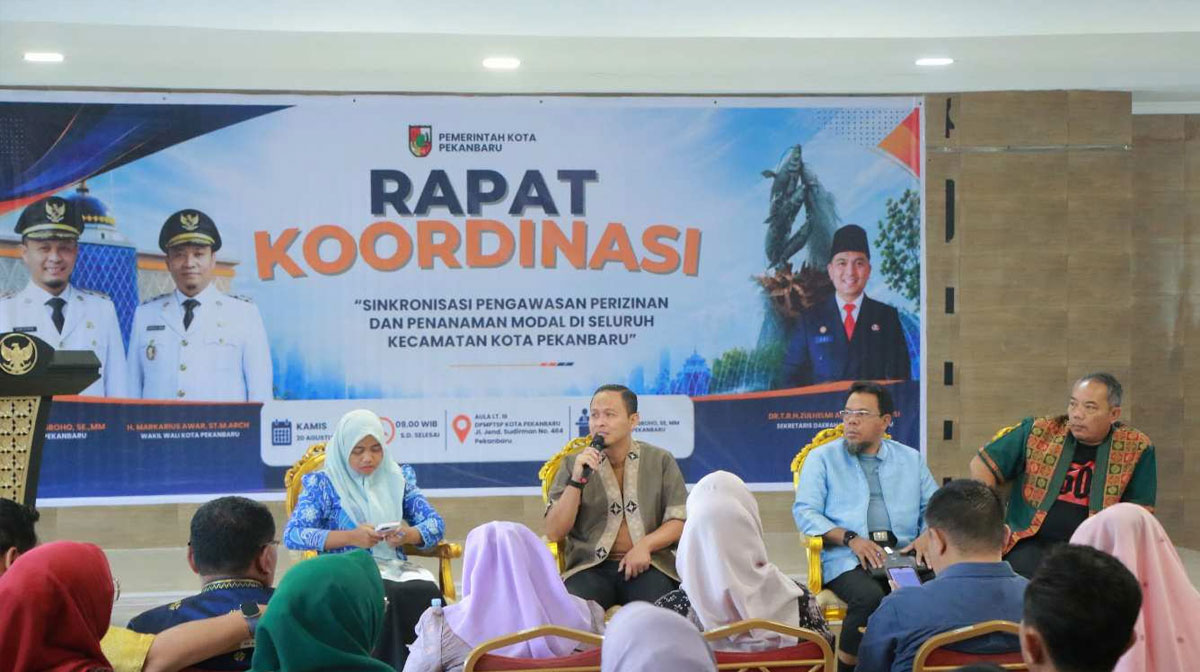 Wali-Kota-Pekanbaru,-Agung-Nugroho-memimpin-rapat-pembahasan-program-pembangunan-Rp100-juta-per-RW-(Dok.-Riau-Aktual)