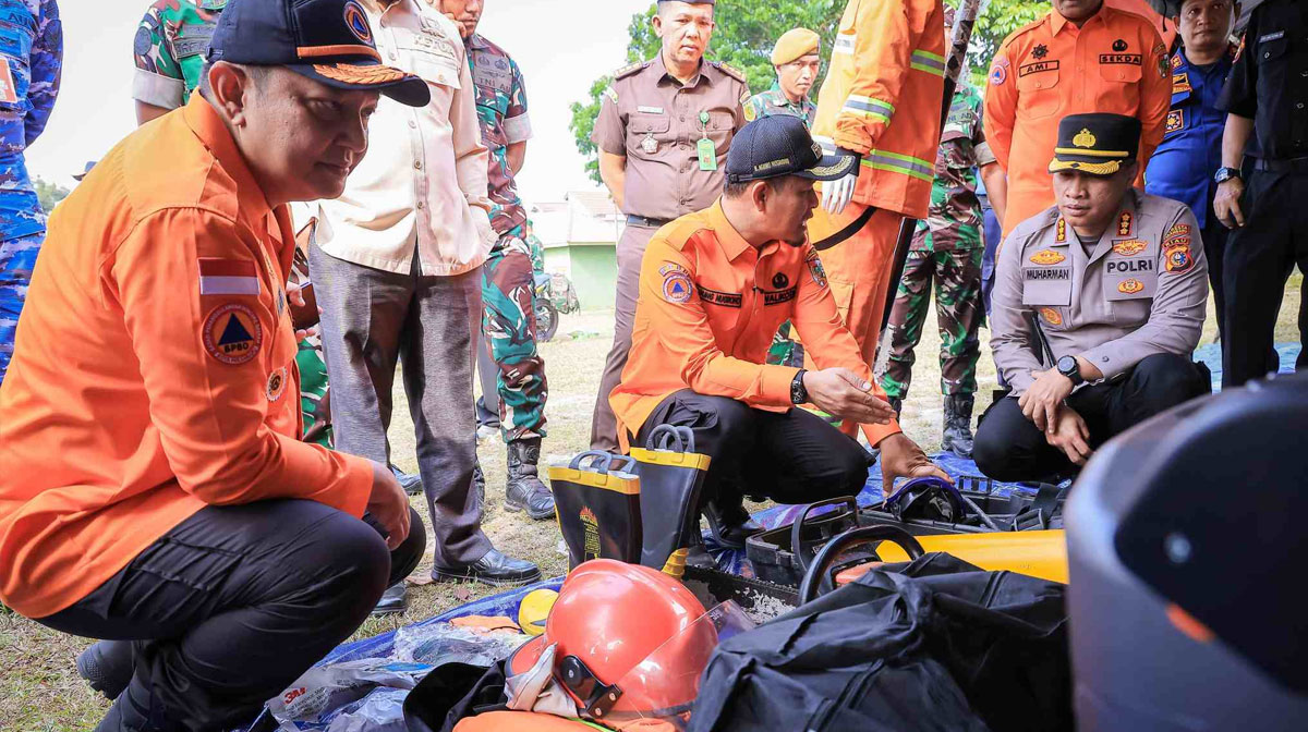 Wali-Kota-Pekanbaru,-Agung-Nugroho-mengecek-sarana-prasarana-pengendalian-kebakaran-lahan-(Dok.-Riau-Aktual)