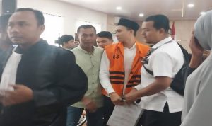 Ajudan-Abdul-Wahid-Lawan-Dakwaan-KPK,-Minta-Hakim-Batalkan-Demi-Hukum-(Dok.-Cakaplah)