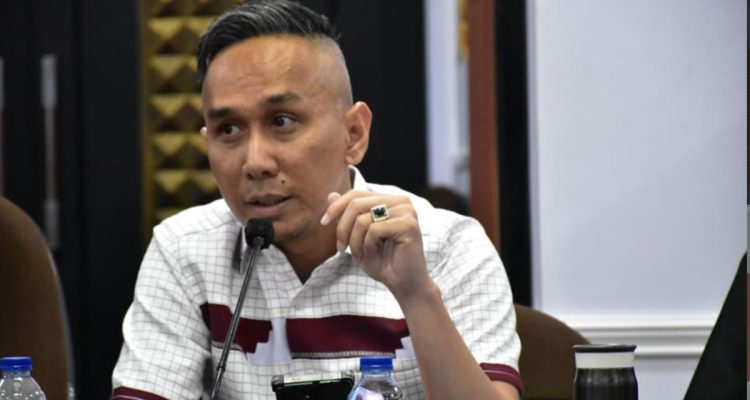 Anggota-Fraksi-PDIP-Tekad-Abidin-(Dok.-Cakaplah)