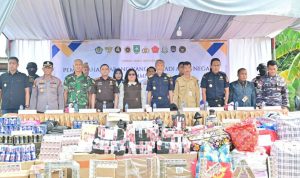 Bea-Cukai-Bengkalis-Musnahkan-662-iPhone-dan-Sejuta-Lebih-Batang-Rokok-Ilegal-(Dok.-Cakaplah)