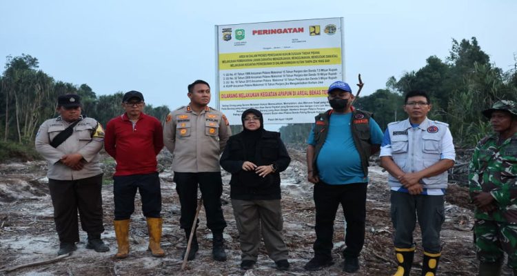 Bupati-Siak-Pastikan-Wilayahnya-Zero-Firespot-Usai-Padamkan-Karhutla-40-Hektare-(Dok.-Riau-Media-Center)