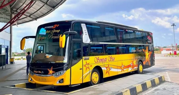 Bus-Antar-Provinsi-(Dok.-Traveloka)