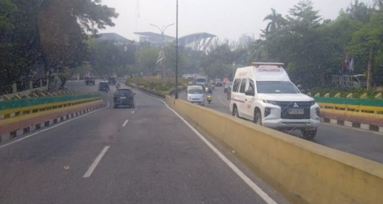 Kabut-asap-masih-menyelimuti-Kota-Pekanbaru-menyebabkan-kualitas-udara-tidak-sehat.
