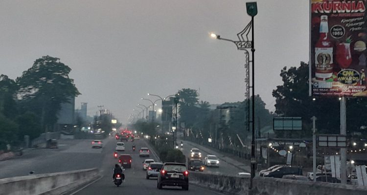 Kabut-asap-menyelimuti-Kota-Pekanbaru.-(Dok.-RIau-Aktual)